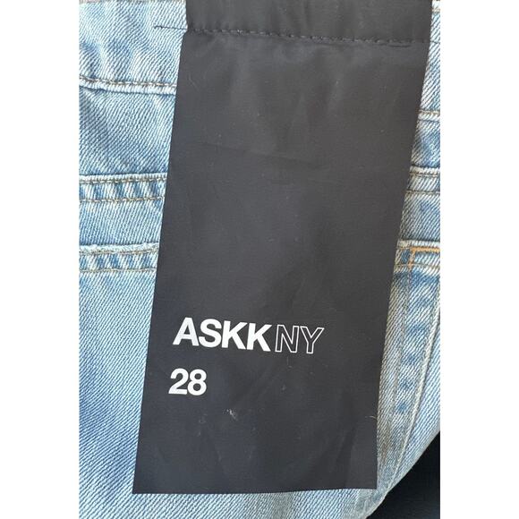 Askk New York Distressed Cropped High Rise Light Wash Jeans Size 28 New NWT - Picture 6 of 8